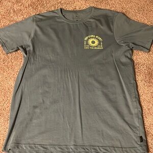 Medium shirt rip curl surf brand soft and cool to the touch